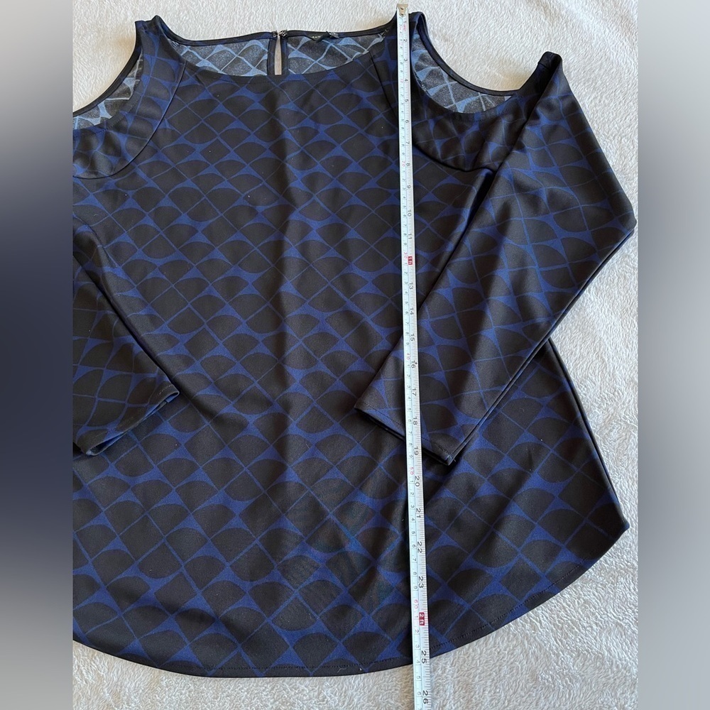 Ann TAYLOR Scalloped Cold Shoulder Blouses Black Blue Size S - Picture 6 of 8